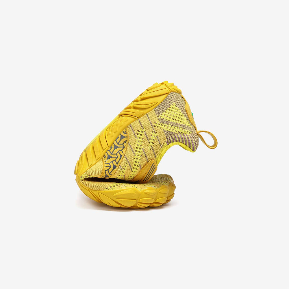 Folded view of gym shoes barefoot zero drop sole, non-slip, 4mm sole Saguaro Free Ⅰ yellow for adults